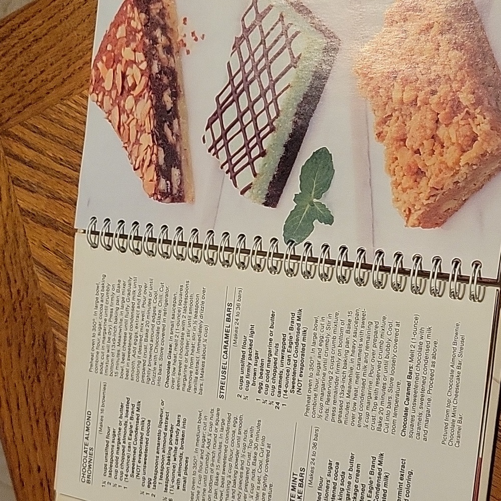 ● Cookbook: Simply Delicious Desserts - Picture 6 of 12